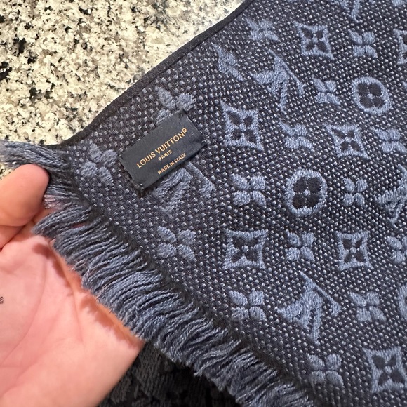 LV Wool Scarf - Picture 5 of 6